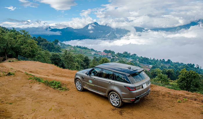 Chinh phục đèo núi, lội suối để săn mây tại Y Tý trên chiếc Land Rover landrover-road-trip-2020-day2-5.JPG