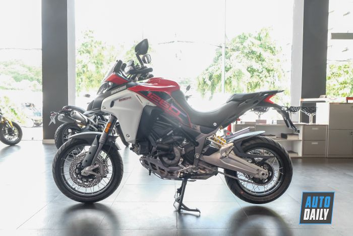 So sánh Ducati Multistrada 1260 phiên bản S 2018 và Enduro 2019 ducati-multistrada-1260-enduro-2019-25.jpg