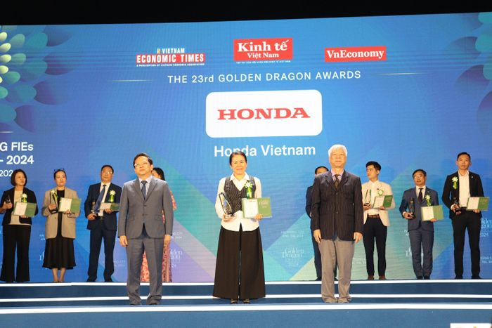 Honda Việt Nam tự hào với việc nhận giải thưởng Rồng Vàng năm 2024