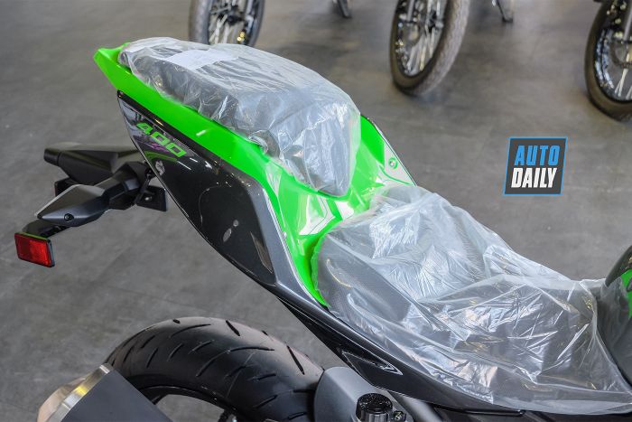 Nên chọn Kawasaki Ninja 400 2019 hay Honda CBR500R 2019? kawasaki-ninja-400-abs-2019-7.jpg