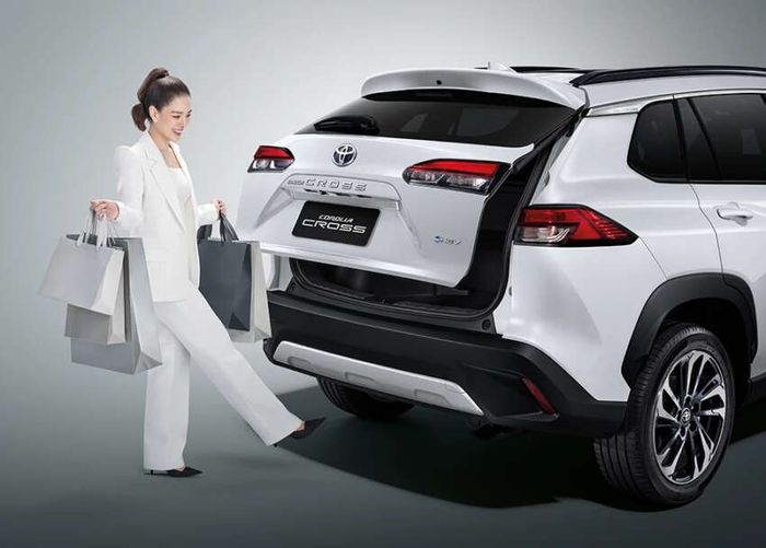 Đoàn xe Toyota Corolla Cross 2024 đầu tiên chính thức đến cảng Việt Nam, dự kiến ra mắt trong tháng 5. Đại lý đang tiếp nhận đặt cọc cho Toyota Corolla Cross 2024, dự kiến về Việt Nam trong tháng 5. Toyota Corolla Cross 2024 phiên bản mới dành cho thị trường ASEAN chính thức ra mắt.