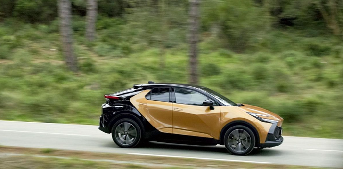 Toyota C-HR PHEV 2024 chính thức ra mắt tại Châu Âu: Lựa chọn thêm SUV đô thị cho người dùng toyota-c-hr-phev-2024-5.PNG