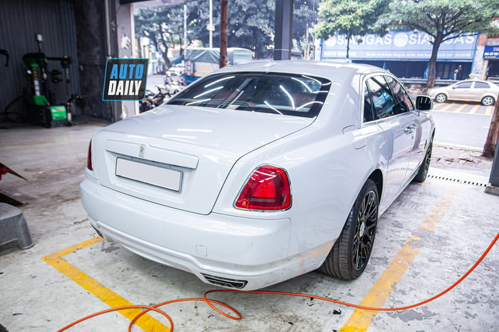 Xem gần chiếc Rolls-Royce Ghost độ Mansory độc nhất tại Việt Nam, chi phí độ riêng lên đến hơn 700 triệu ghost-mansory-Mytour-7.JPG