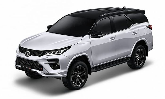 Toyota Fortuner GR Sport 2024: Nâng cấp động cơ, giá từ 1,34 tỷ đồng fortuner-gr-sport-020.jpg