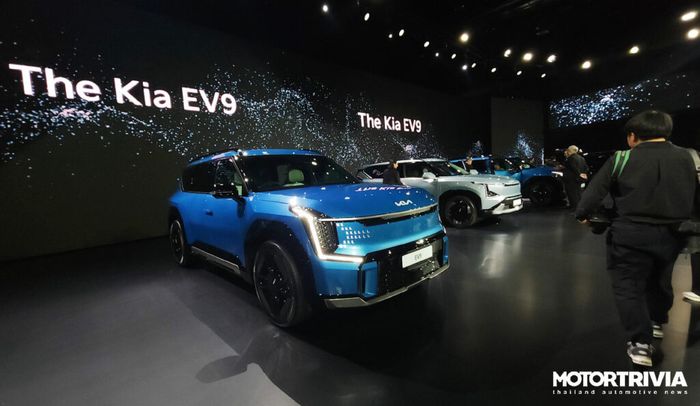 KIA EV9 ra mắt tại Thái Lan, giá từ 97.700 USD kia-ev9-2024-thailand-05-1024x594-1.jpg