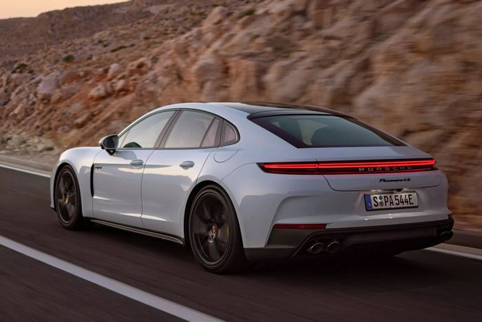 Porsche Panamera 2024 ra mắt hai mẫu hybrid mới, giá từ 2,8 tỷ đồng panamera-2024-Mytour-5.jpg