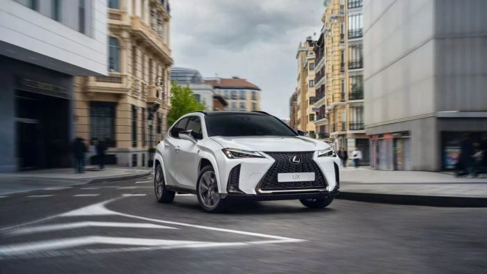 Lexus UX 2025: Mạnh mẽ hơn, tăng giá bán, hình ảnh: 2025-lexus-ux-300h-1219-15-1536x864.webp