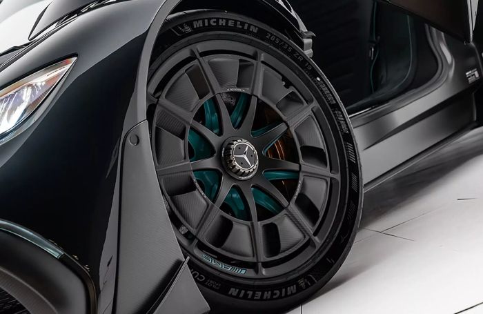 Phiên bản đầu tiên của chiếc “quái vật” trên đường phố - Mercedes-AMG One - đã lên sàn tại thị trường xe đã qua sử dụng với hình ảnh mercedes-amg-one-9.webp