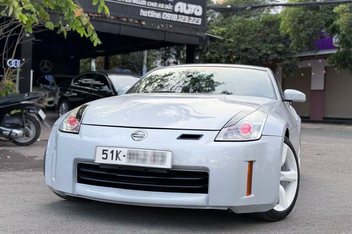 Chiếc xe thể thao Nissan 350Z đã đến với ông Đặng Lê Nguyên Vũ, với giá gần 1 tỷ đồng nissan-350z-Mytour-3.jpg