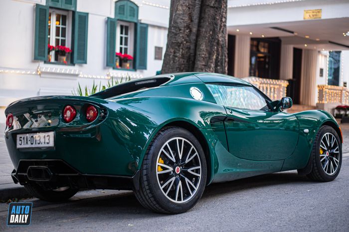 Chiếc siêu xe thể thao Lotus Elise S2 độc nhất Việt Nam đã có chủ mới, người sở hữu hiện nay cũng đã sở hữu một dàn xe trị giá hàng tỷ đồng lotus-elise-s2-Mytour-7.JPG