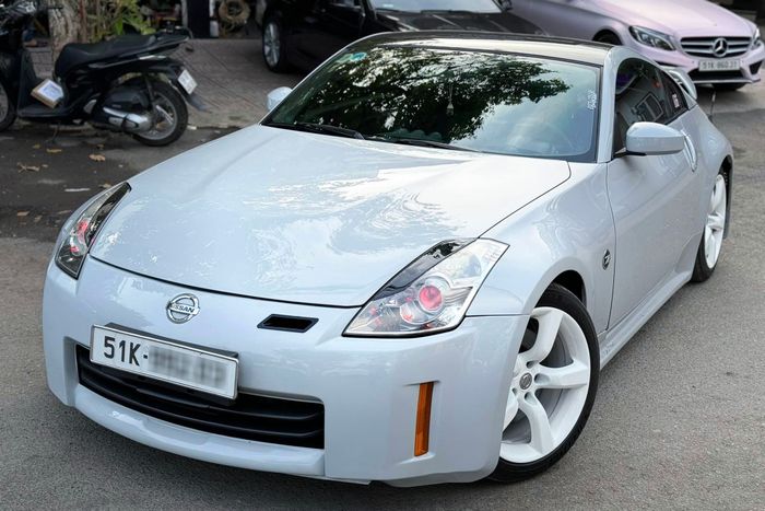 Chiếc xe thể thao Nissan 350Z đã về tới tay ông Đặng Lê Nguyên Vũ, có giá gần 1 tỷ đồng nissan-350z-Mytour-1.jpg