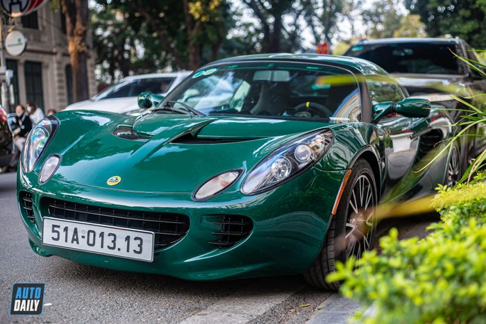 Chiếc siêu xe thể thao Lotus Elise S2 độc nhất Việt Nam đã có chủ mới, người sở hữu hiện nay cũng đã sở hữu một dàn xe trị giá hàng tỷ đồng lotus-elise-s2-Mytour-6.JPG