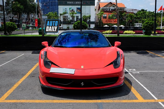 Đại gia An Giang sở hữu siêu xe Ferrari 458 Italia từ Campuchia với ngoại thất đỏ và nội thất đặc biệt