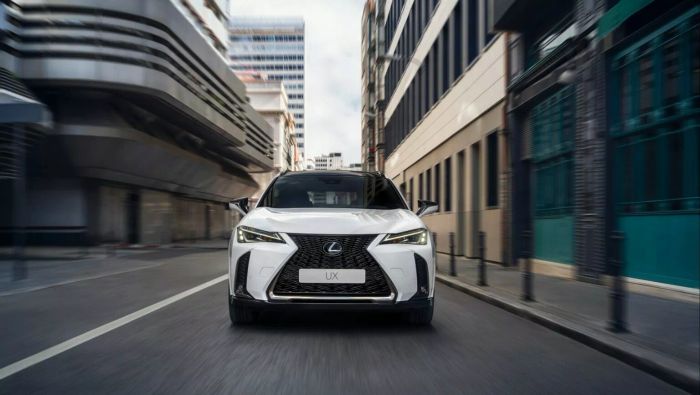 Lexus UX 2025: Mạnh mẽ hơn, tăng giá bán, hình ảnh: 2025-lexus-ux-300h-1219-19-1536x867.webp