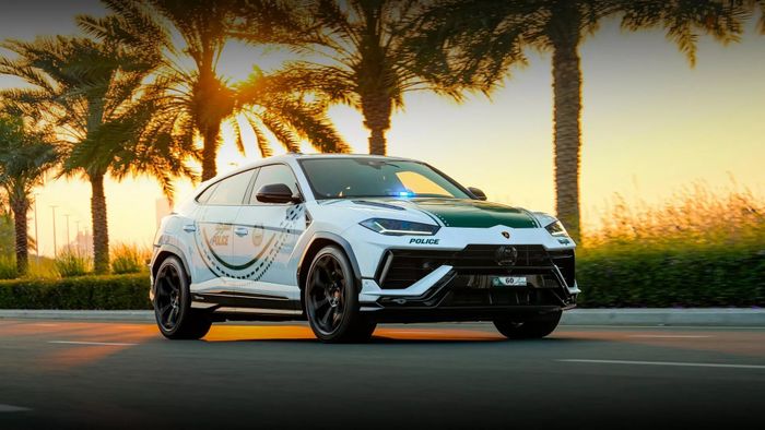 Cảnh sát Dubai trang bị Lamborghini Urus Performante để quảng bá du lịch urus-canh-sat-dubai-Mytour-1.jpg