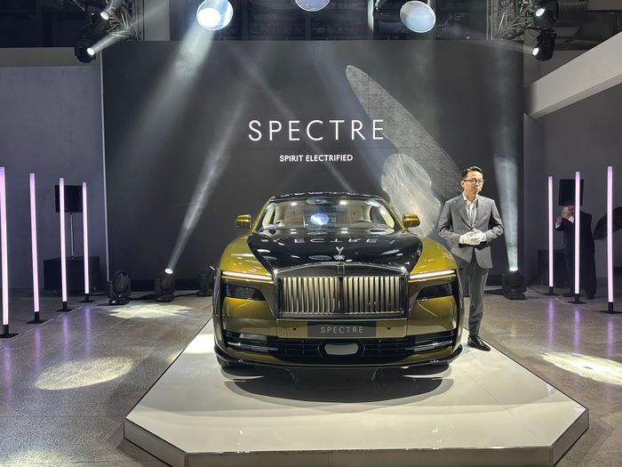 Xe siêu sang Rolls-Royce Spectre ra mắt tại Việt Nam, phục vụ đại gia trong dịp Tết rolls-royce-spectre-2.jpg