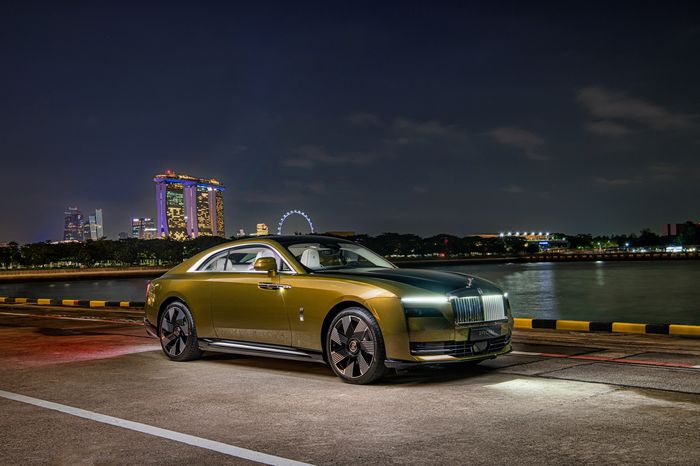 Rolls-Royce Spectre xuất hiện tại Hà Nội: giá từ 18 tỷ đồng, hoạt động 530 km/lần sạc rolls-royce-spectre-Mytour-5.jpg