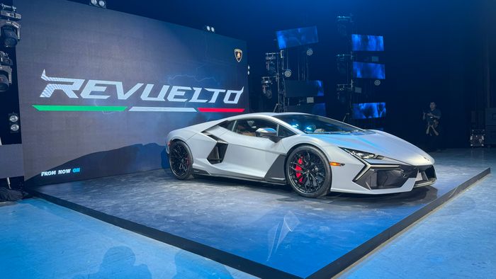 Lamborghini Revuelto chính thức ra mắt tại thị trường Việt Nam lamborghini-revuelto.jpg