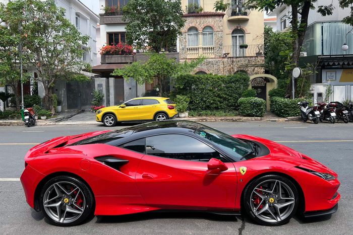 Ngạc nhiên trước giá bán trước đây của chiếc Ferrari F8 của Minh Nhựa, không kém cạnh xe mới sau 4 năm ferrari-f8-cu-Mytour-2.jpg