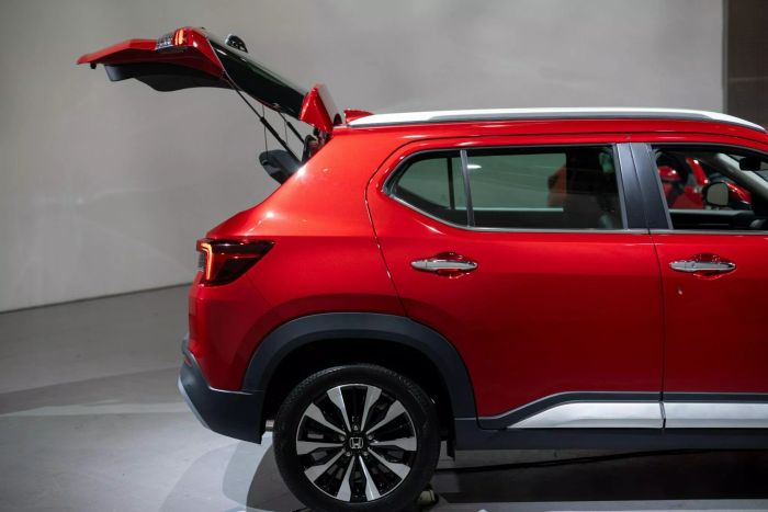 Honda WR-V 2024 ra mắt, giá từ 13.240 USD
