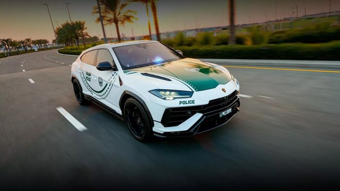 Lamborghini Urus Performante là phương tiện quảng bá mới nhất của cảnh sát Dubai urus-canh-sat-dubai-Mytour-7.jpg