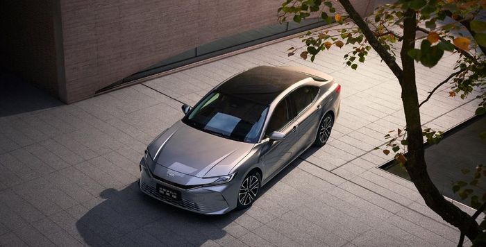 Toyota Camry 2025 chính thức ra mắt tại thị trường Trung Quốc, giá khởi điểm thấp hơn phiên bản trước đó toyota-camry-2025-2.jpg