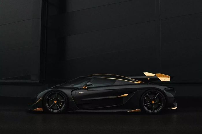 Koenigsegg Jesko độc nhất thế giới với thân xe làm từ sợi carbon và được mạ vàng 24K