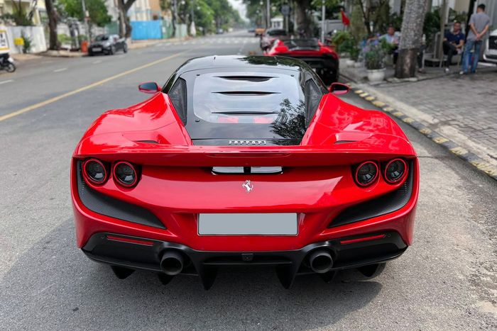 Ngạc nhiên trước giá bán trước đây của chiếc Ferrari F8 của Minh Nhựa, không kém cạnh xe mới sau 4 năm ferrari-f8-cu-Mytour-6.jpg