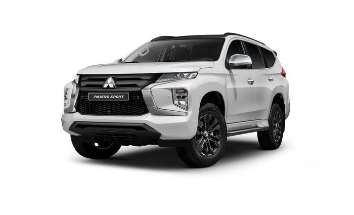 Mitsubishi Pajero Sport phiên bản mới với 2 tông màu đã được giới thiệu tại thị trường Việt Nam