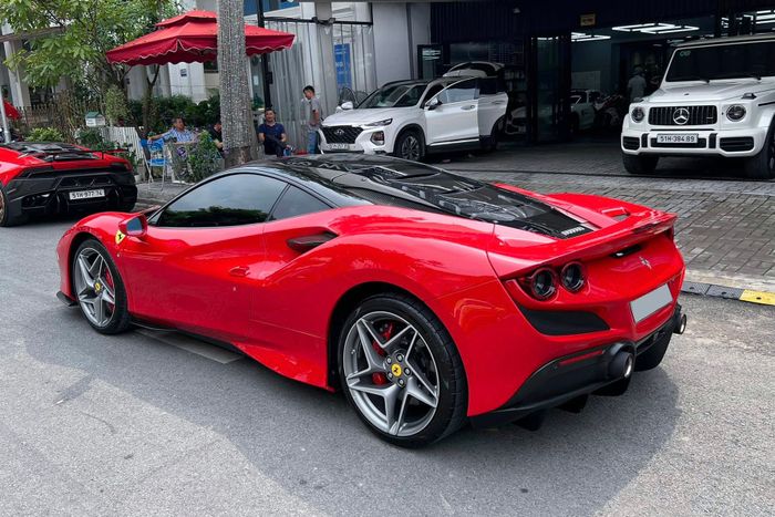 Ngạc nhiên trước giá bán trước đây của chiếc Ferrari F8 của Minh Nhựa, không kém cạnh xe mới sau 4 năm ferrari-f8-cu-Mytour-4.jpg