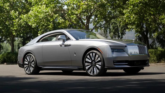 Rolls-Royce Spectre xuất hiện tại Hà Nội: giá từ 18 tỷ đồng, hoạt động 530 km/lần sạc rolls-royce-spectre-Mytour-3.jpg