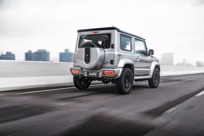 Suzuki Jimny ra mắt phiên bản mới, được so sánh với Mercedes G-Class suzuki-jimny-Mytour-6.jpg