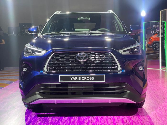 Toyota Yaris Cross 2024 ra mắt chính thức tại Việt Nam, có giá từ 730 triệu đồng (yaris-cross-2.jpg)