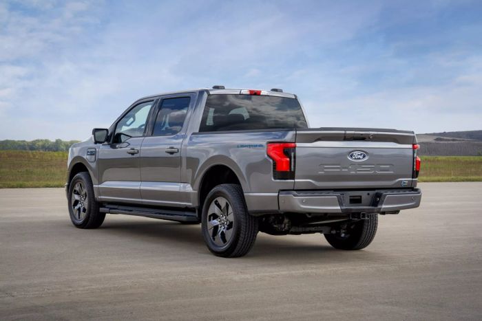 Ford F-150 Lightning 2024 chính thức ra mắt, bổ sung phiên bản mới với nhiều công nghệ tiên tiến hơn