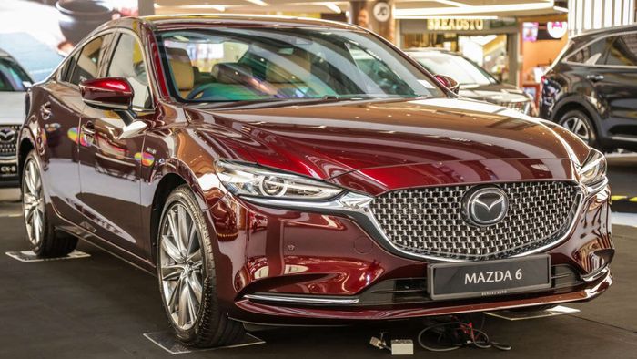 Mazda6 2023 được nâng cấp kiểu dáng, cập nhật trang bị, giữ nguyên giá bán 2023-mazda-6-one-utama-malaysia-ext-2-1260x841.jpg