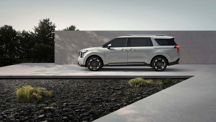 Kia Carnival 2024 được giới thiệu với hệ thống đèn mới và đuôi xe mượt mà hơn trong hình ảnh 2025-kia-carnival-south-korea-2.jpg