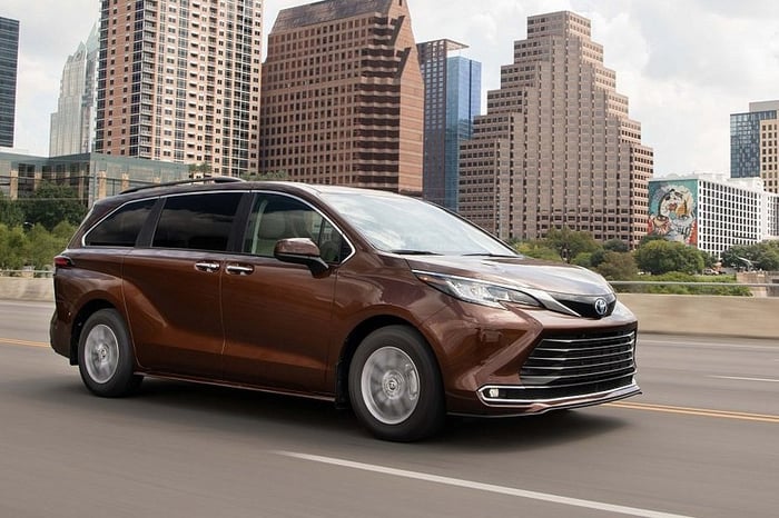 Toyota Sienna 2024 ra mắt với ít thay đổi nhưng tăng giá: sẽ có mặt tại Việt Nam với giá trên 4 tỷ đồng toyota-sienna-2024-Mytour-6.jpg