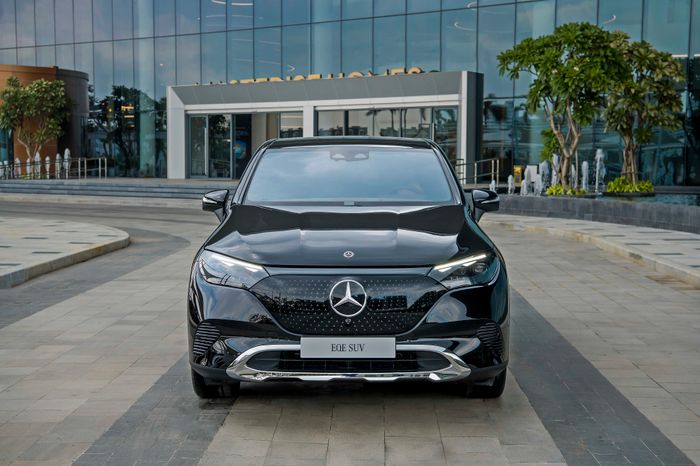 Mercedes-Benz EQE 500 4MATIC – Siêu SUV điện với vẻ ngoài siêu thực, giá từ 3,999 tỷ mercedes-benz-eqe-28.jpg