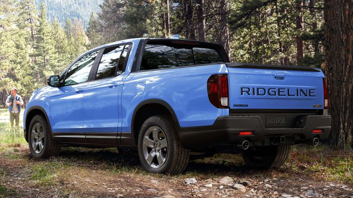 Honda Ridgeline 2024 giới thiệu: Cập nhật nội thất, bổ sung phiên bản TrailSport mới 2024-honda-ridgeline-trailsport-exterior-rear-quarter.jpg