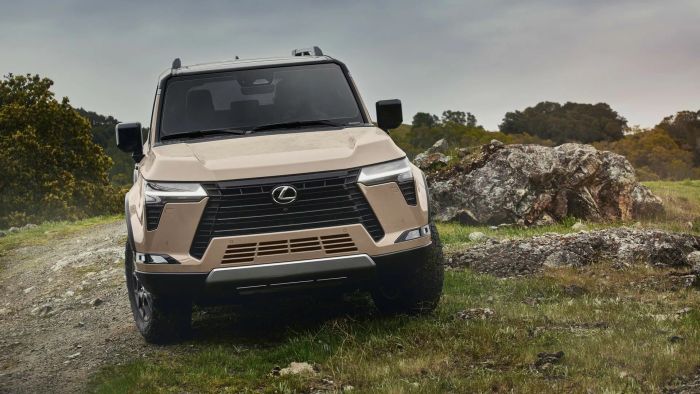 Lexus GX 2024 tăng giá đáng kể, bắt đầu từ 64.250 USD 2024-lexus-gx-overtrail-1213-7.webp