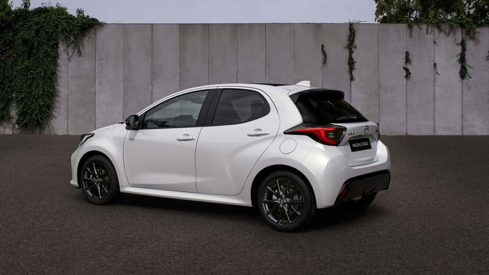 Mazda2 Hybrid 2024 ra mắt: Cải tiến thiết kế, nâng cao công nghệ 2024-mazda2-hybrid-1.jpg