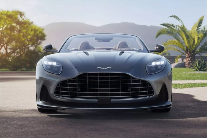 Aston Martin DB12 Volante chính thức ra mắt, sẵn sàng đến tay của Đặng Lê Nguyên Vũ aston-martin-db12-volante-Mytour-6.jpg