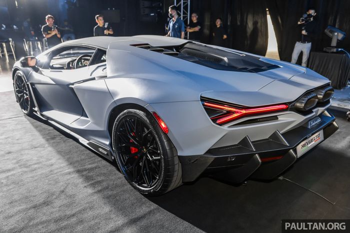 Lamborghini Revuelto chính thức ra mắt tại Malaysia, có giá lên đến 32 tỷ đồng lamborghini-revuelto-Mytour-2.jpg