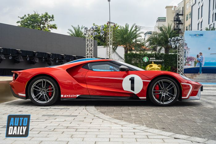 Lần này chiếc Ford GT thứ 3 đã trở lại Việt Nam, có những điểm độc đáo so với hai chiếc trước đó của ông Đặng Lê Nguyên Vũ.