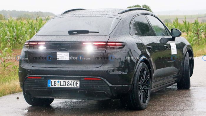 Trải nghiệm trước Porsche Macan phiên bản điện sắp ra mắt, mạnh mẽ hơn bản chạy xăng porsche-macan-ev-Mytour-3.jpg