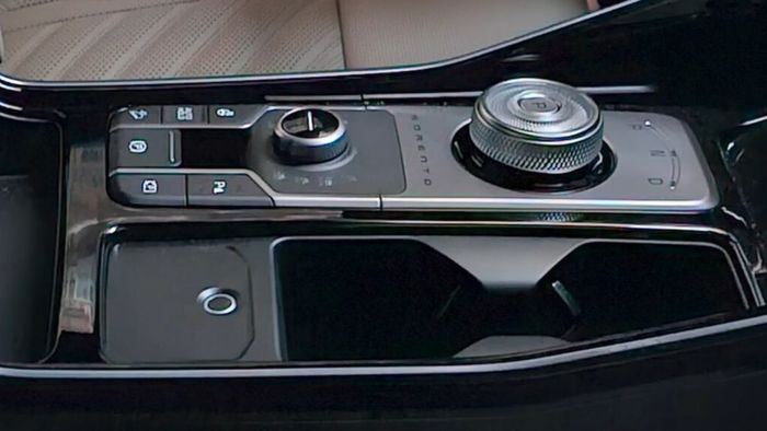Hình ảnh thực tế về nội thất của Kia Sorento năm 2024 sorento-2024-01.jpg