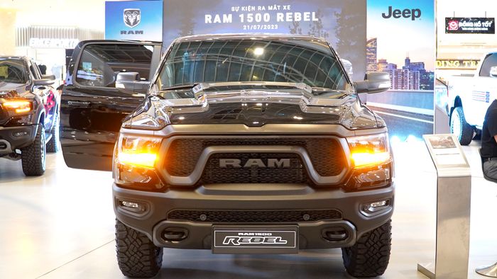 RAM 1500 Rebel chính thức xuất hiện tại Việt Nam, với giá hơn 5,1 tỷ RAM 1500 Rebel ra mắt tại Việt Nam, giá hơn 5,1 tỷ ram-1500-rebel-07.jpg