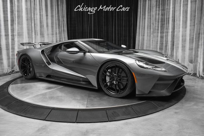 Chiếc Ford GT thứ ba cập bến Việt Nam, có sự khác biệt so với hai chiếc của ông Đặng Lê Nguyên Vũ