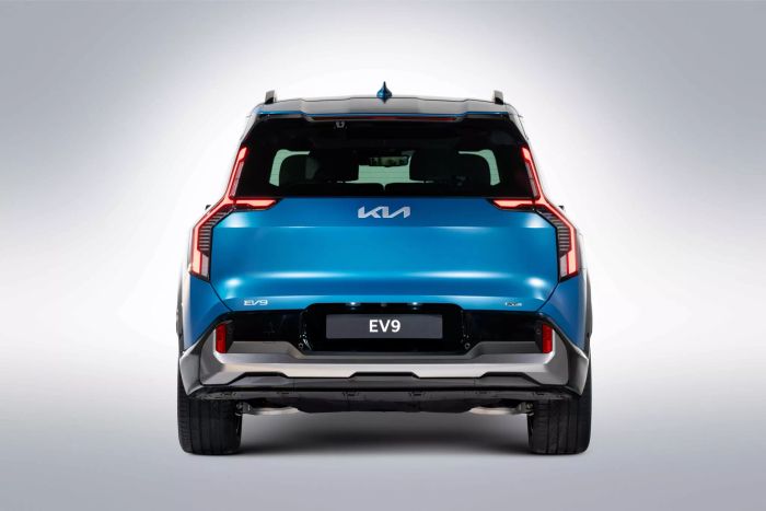 Kia EV9 2024 giá từ 82.500 USD tại Anh quốc kia-ev9-uk-00009-2048x1366.webp