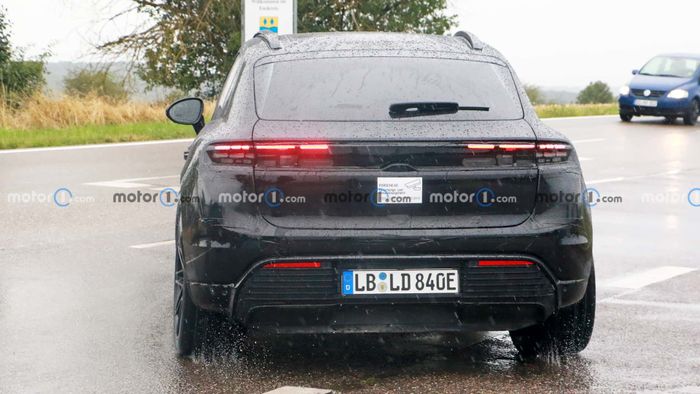 Trải nghiệm trước Porsche Macan chạy điện chuẩn bị ra mắt, mạnh mẽ hơn bản chạy xăng porsche-macan-ev-Mytour-4.jpg